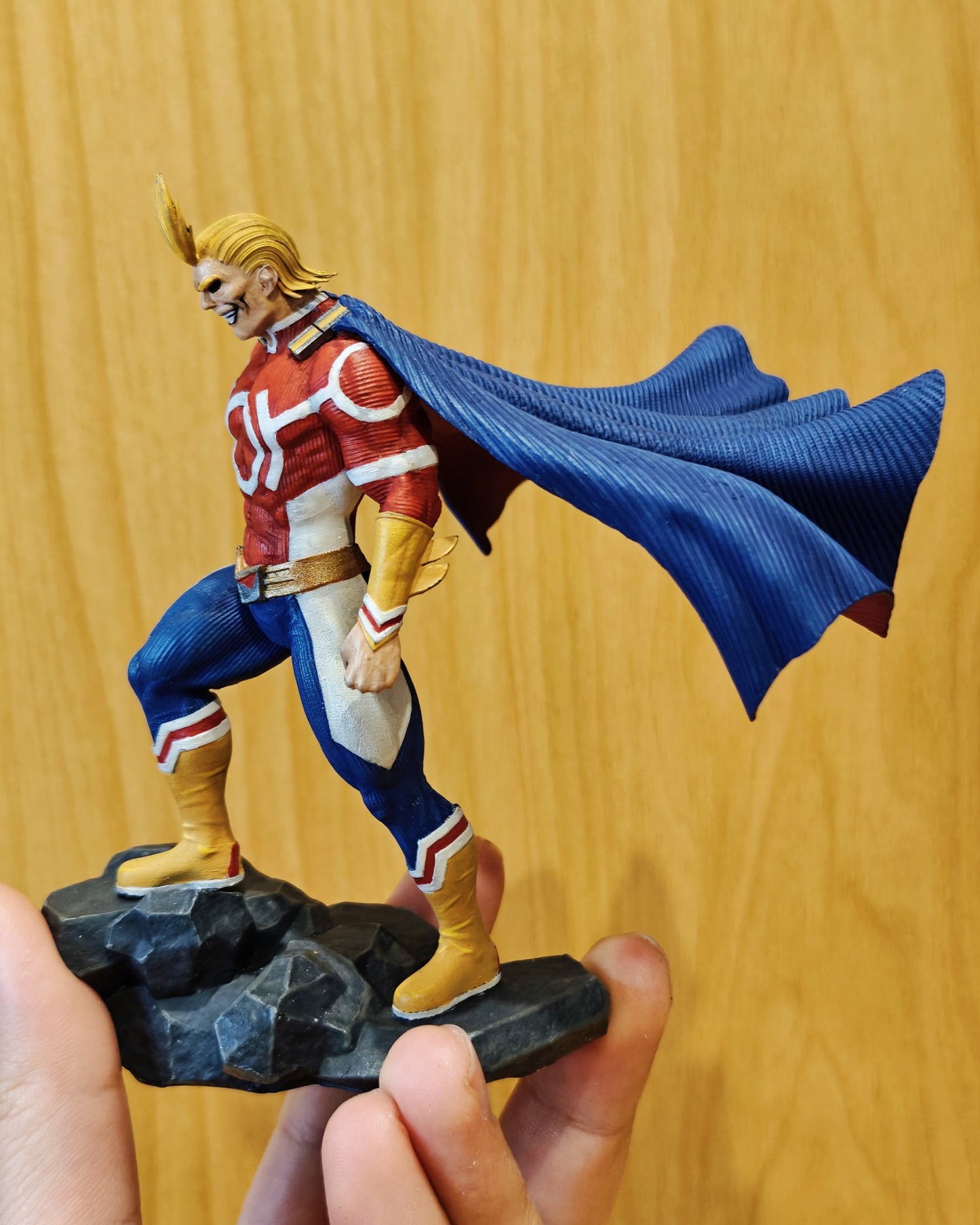 Figura Exclusiva El Héroe Nº1 - 12 CM y 21 CM - RESINA