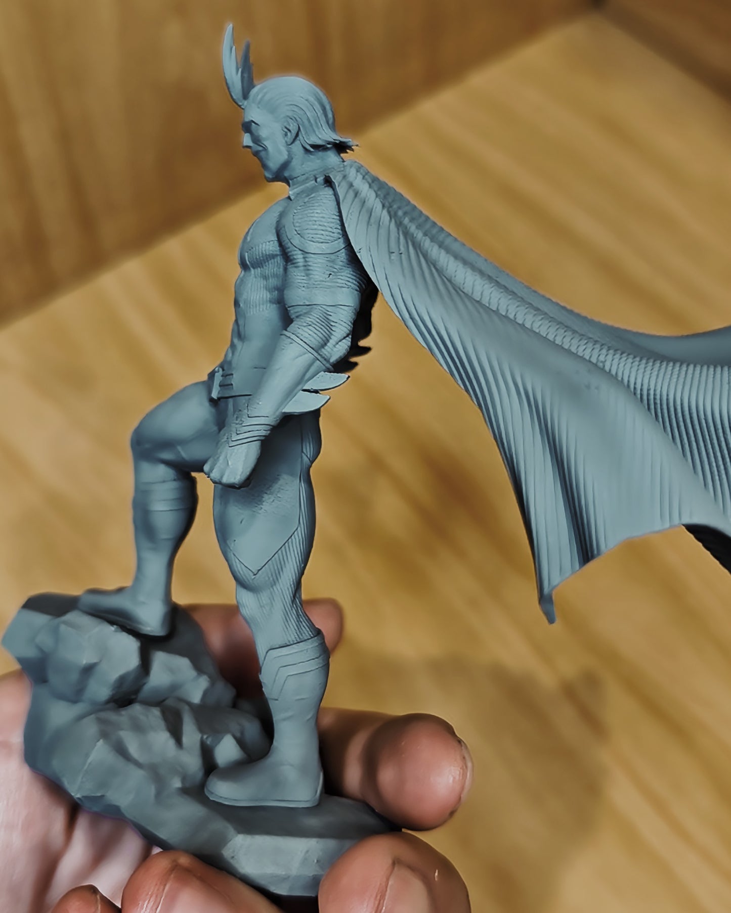 Figura Exclusiva El Héroe Nº1 - 12 CM y 21 CM - RESINA