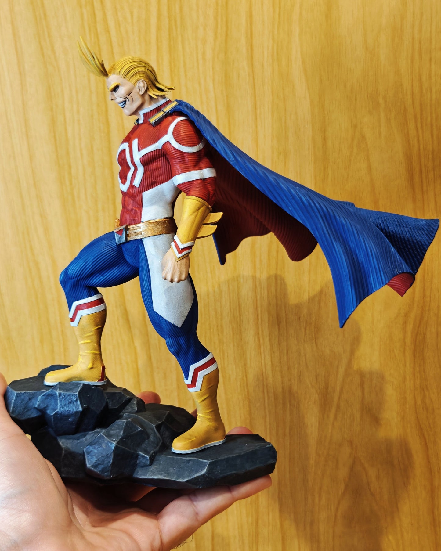 Figura Exclusiva El Héroe Nº1 - 12 CM y 21 CM - RESINA