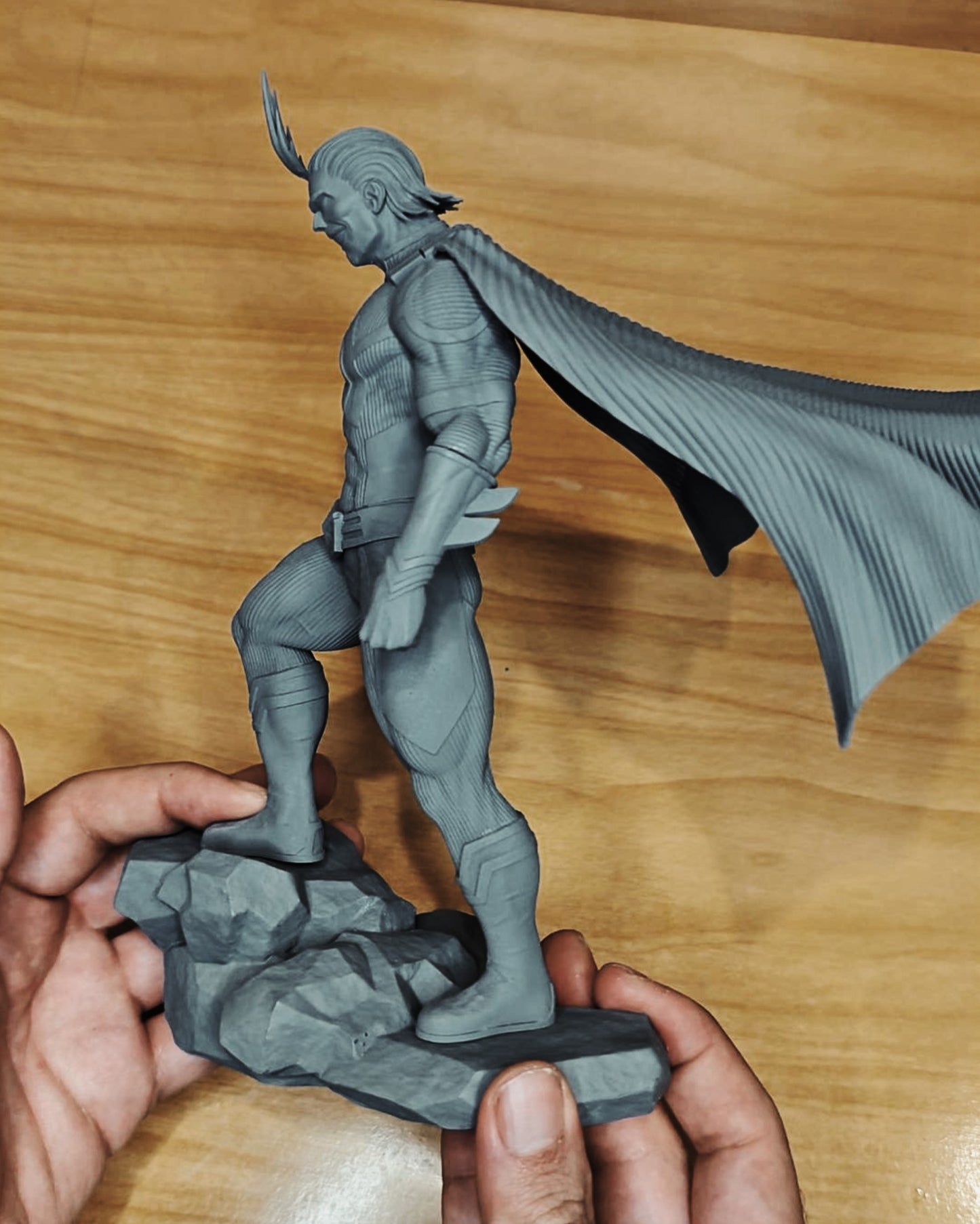 Figura Exclusiva El Héroe Nº1 - 12 CM y 21 CM - RESINA